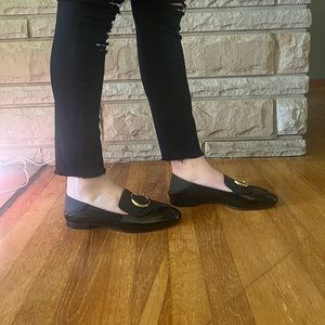 It’s beautiful leather flat shoes